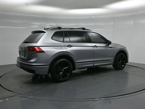 Used 2023 Volkswagen Tiguan SE R-Line FWD image 24