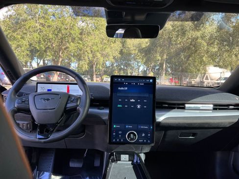 Used 2023 Ford Mustang Mach-E GT image 30