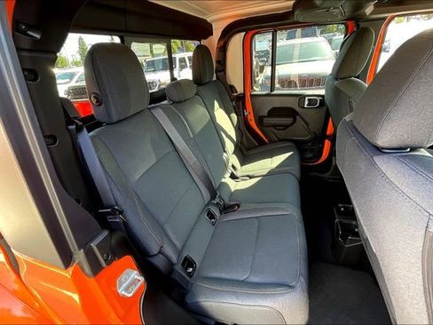 New 2025 Jeep Gladiator Sport image 23