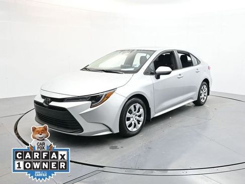 Used 2024 Toyota Corolla LE image 3