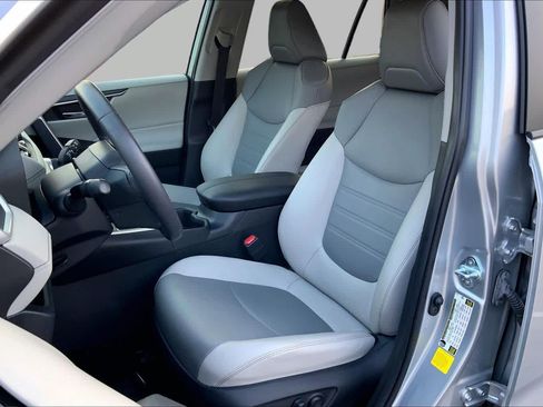 Used 2024 Toyota RAV4 XLE Premium FWD image 8