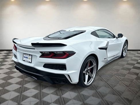 New 2026 Chevrolet Corvette E-Ray image 5