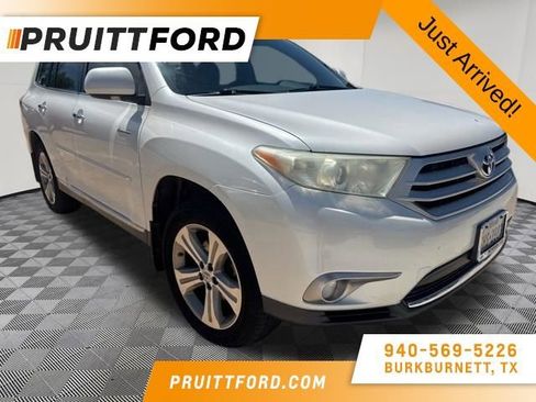 Used 2013 Toyota Highlander Limited FWD image 1