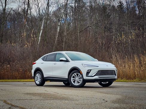 New 2026 Buick Envista Preferred image 2