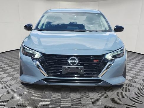 Used 2024 Nissan Sentra SR FWD image 2