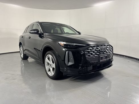 Used 2025 Audi Q5 Premium Plus w/ Premium Plus AWD/4WD image 28