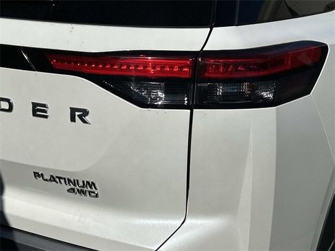 Used 2024 Nissan Pathfinder Platinum w/ Cargo Package image 7