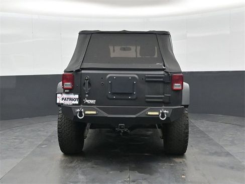 Used 2015 Jeep Wrangler Unlimited Rubicon image 5