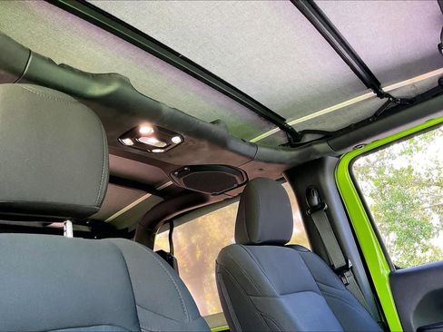 Used 2021 Jeep Wrangler Willys image 23