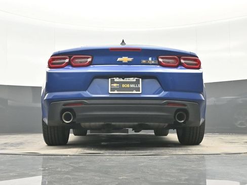 Used 2021 Chevrolet Camaro LT RWD image 27