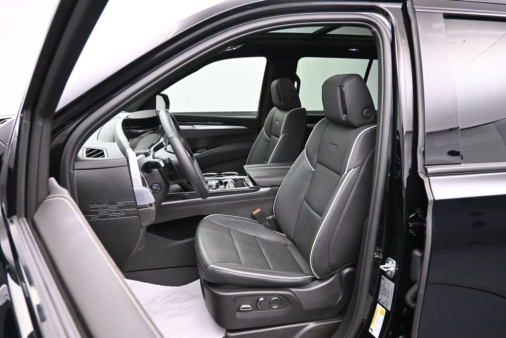 Used 2025 Cadillac Escalade Sport w/ Touring Package AWD/4WD image 22