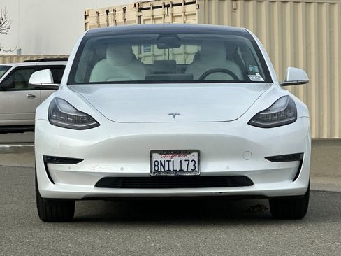 Used 2020 Tesla Model 3 image 9