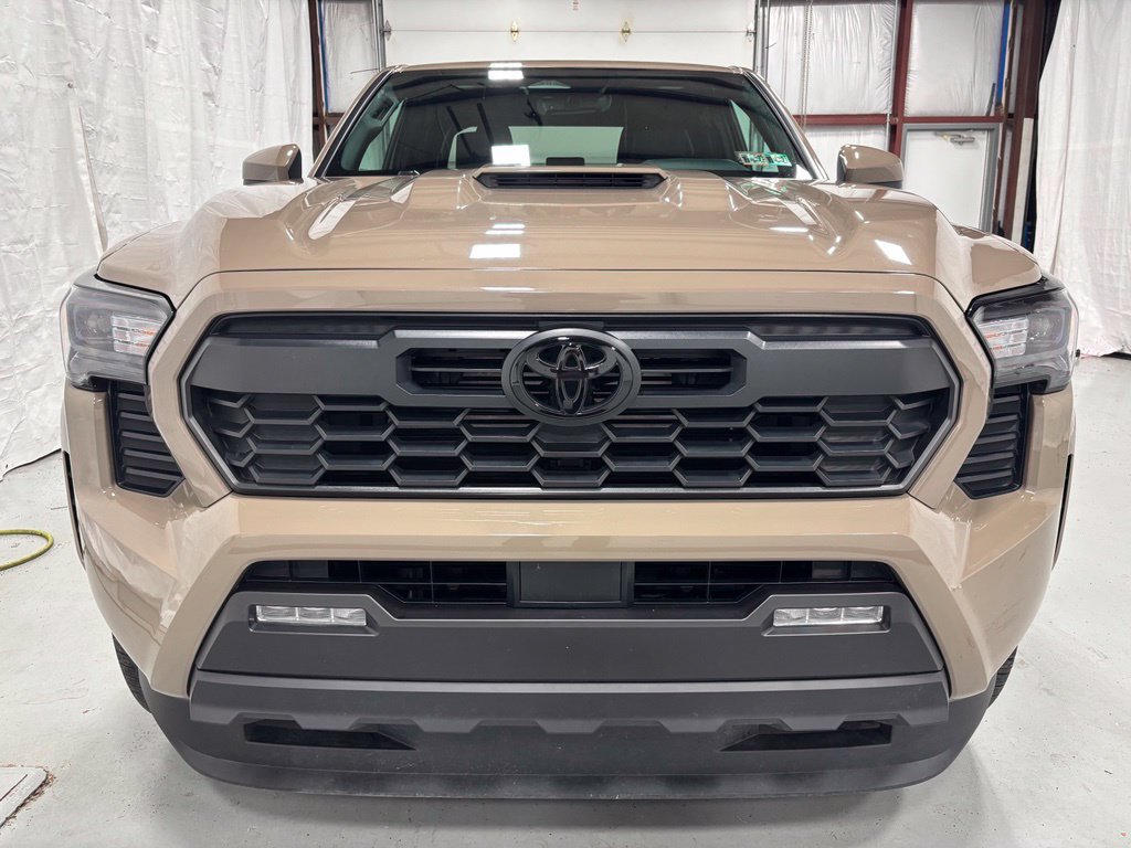 Used 2026 Toyota Tacoma TRD Sport AWD/4WD image 2