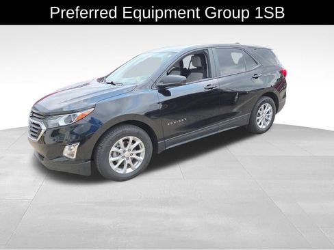 Used 2021 Chevrolet Equinox LS w/ LS Convenience Package FWD image 9