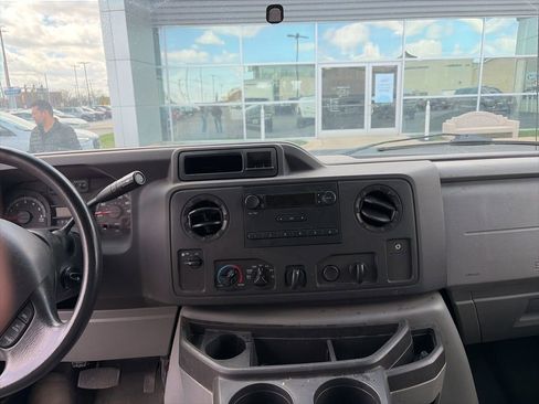 Used 2019 Ford E-350 and Econoline 350 Super Duty w/ Power Windows & Locks Group image 5
