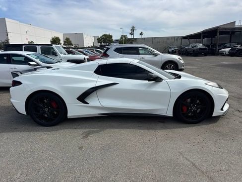 Used 2021 Chevrolet Corvette Stingray Convertible w/ Z51 Performance Package RWD image 4