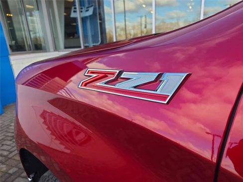 Used 2025 Chevrolet Silverado 1500 LTZ image 12