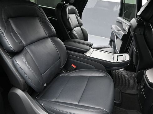 New 2025 Lincoln Navigator L Reserve w/ Jet Appearance Package image 28