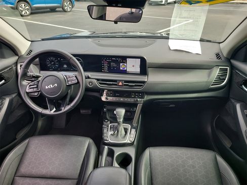 Used 2024 Kia Seltos EX image 15
