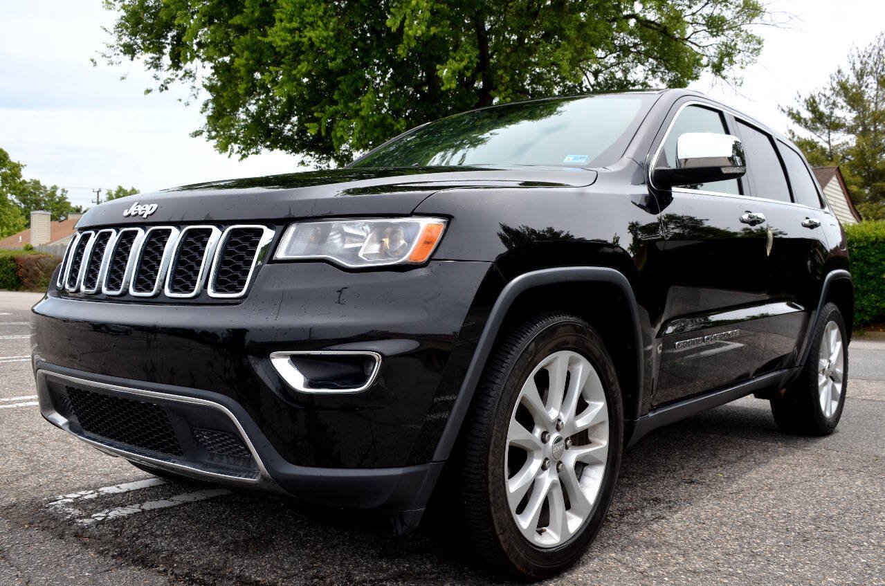 Used 2017 Jeep Grand Cherokee Limited AWD/4WD image 2