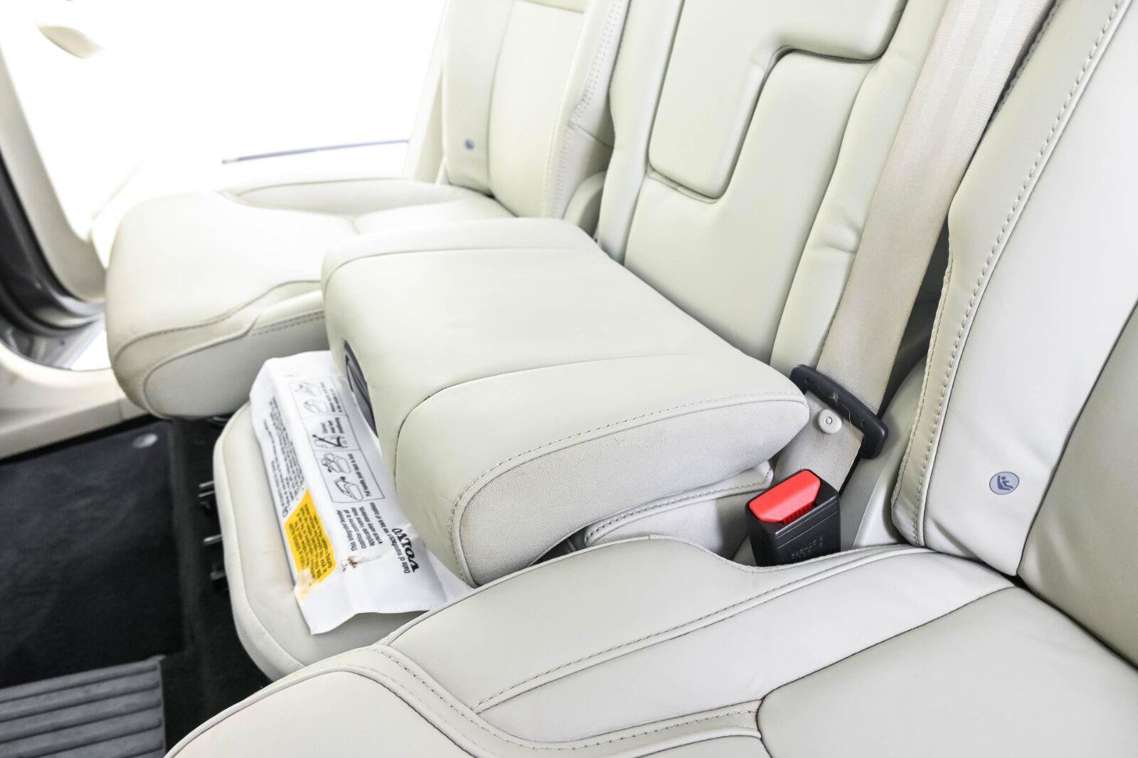 Certified 2024 Volvo XC90 T8 Ultimate w/ Lounge Package AWD/4WD image 21