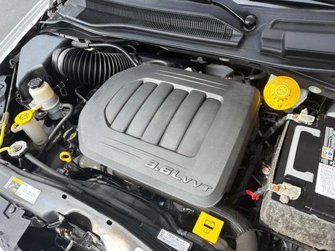 Used 2020 Dodge Grand Caravan SE FWD image 18