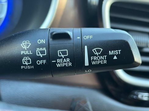 Used 2018 Chrysler Pacifica Touring-L Plus FWD image 31