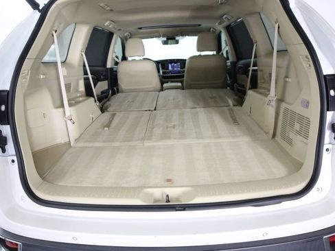 Used 2018 Toyota Highlander Limited FWD image 36