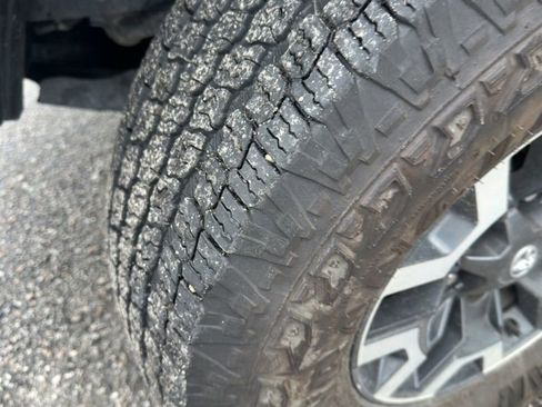 Used 2023 Toyota Tacoma TRD Off-Road image 7