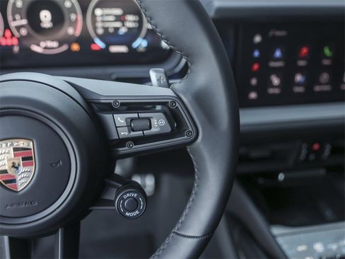 New 2025 Porsche Cayenne S image 22