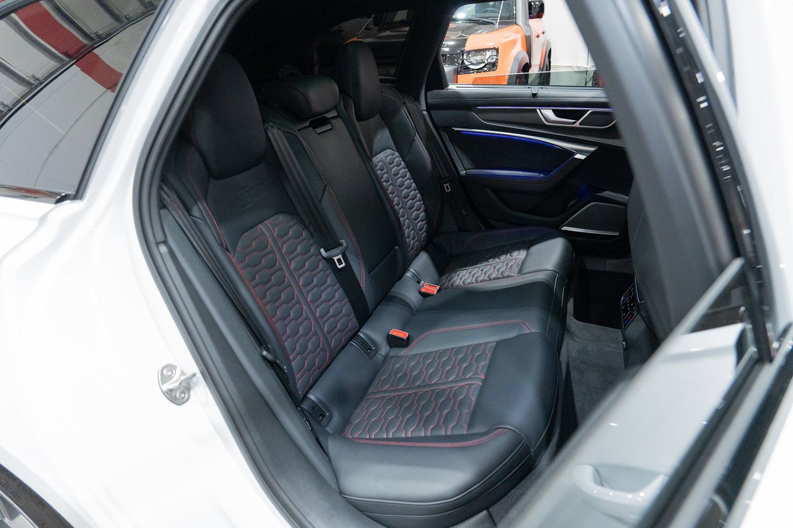 Used 2023 Audi RS 6 AWD/4WD image 36