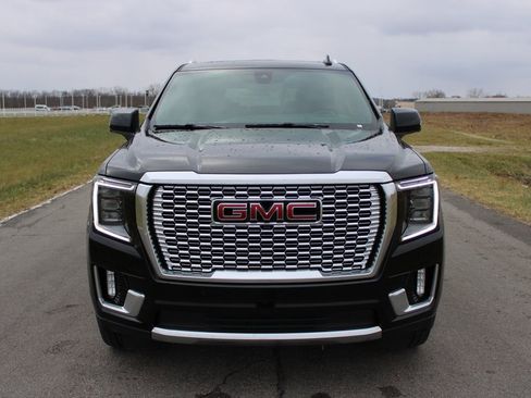 Used 2021 GMC Yukon Denali image 2