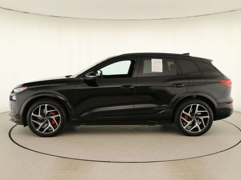 Certified 2025 Audi SQ6 e-tron Premium Plus w/ Premium Plus AWD/4WD image 2