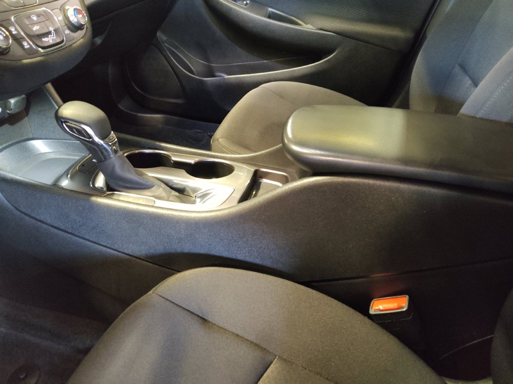 Used 2021 Chevrolet Malibu LS FWD image 26