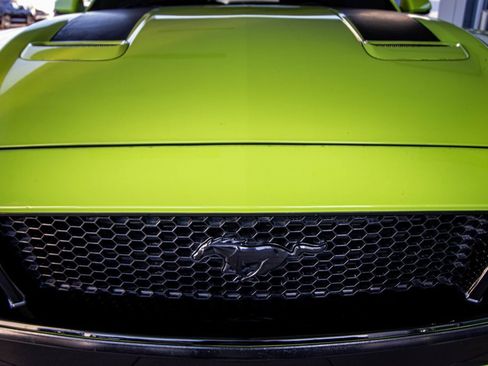 Used 2020 Ford Mustang GT Premium w/ Equipment Group 401A image 8