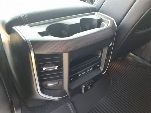 New 2026 RAM 1500 Laramie w/ Chrome Appearance Group AWD/4WD image 9