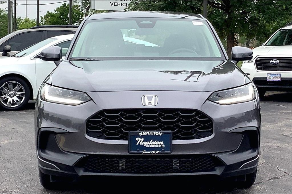 Used 2024 Honda HR-V LX image 2