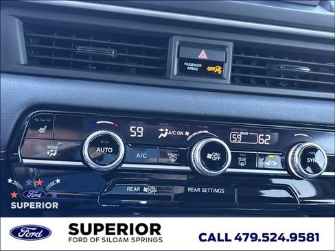 Used 2025 Honda Pilot Sport image 32