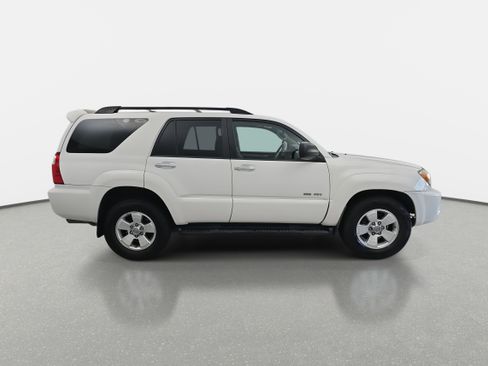 Used 2008 Toyota 4Runner SR5 image 4