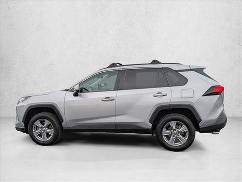 Used 2022 Toyota RAV4 XLE w/ Convenience Package FWD image 9
