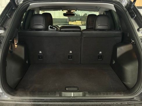 Used 2022 Jeep Cherokee Trailhawk w/ Comfort/Convenience Group image 10