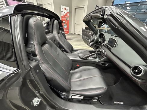 Used 2017 MAZDA MX-5 Miata RF Grand Touring image 39