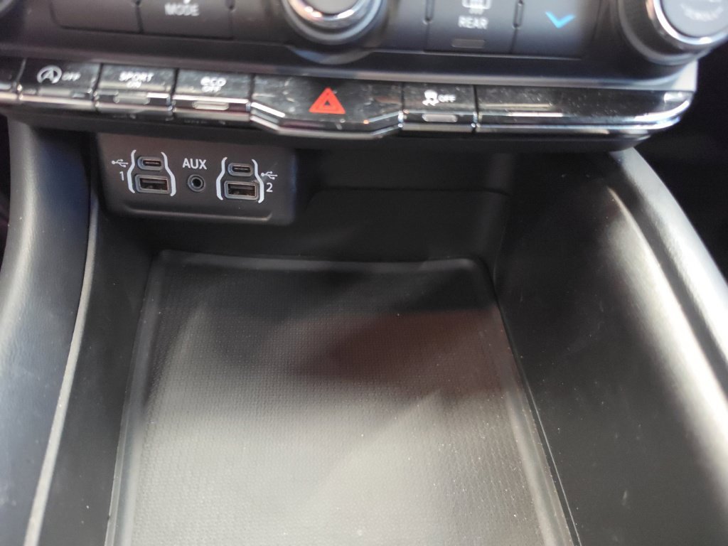Used 2024 Dodge Durango SXT w/ 3rd Row Seating Group RWD image 25
