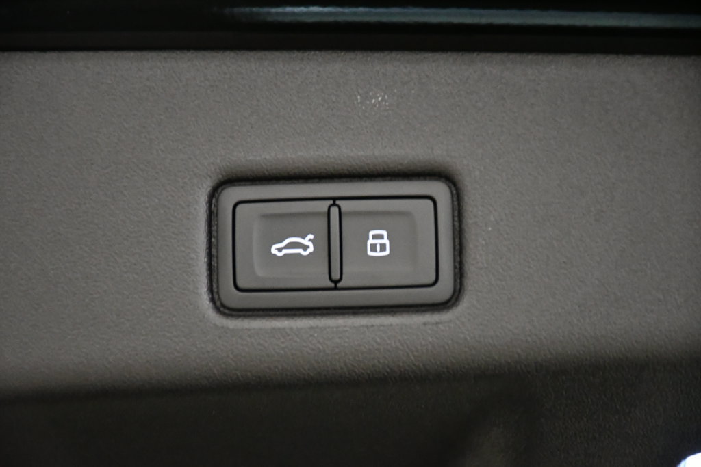 Used 2025 Audi Q5 Prestige AWD/4WD image 54