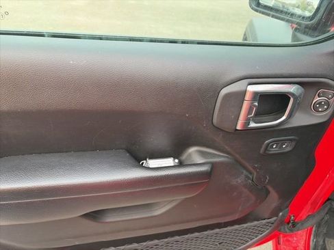 Used 2023 Jeep Gladiator Sport image 17