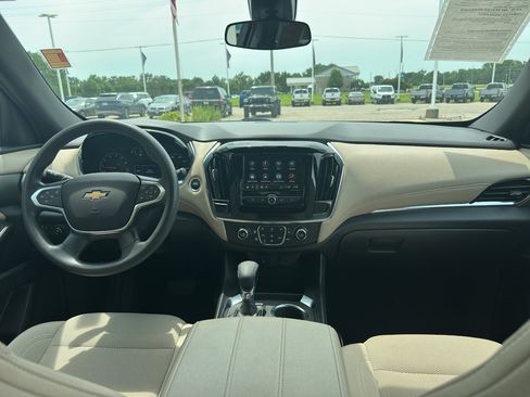 Used 2023 Chevrolet Traverse LS AWD/4WD image 16