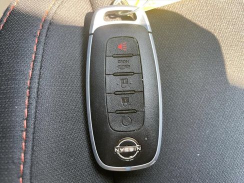Used 2025 Nissan Sentra SR FWD image 18