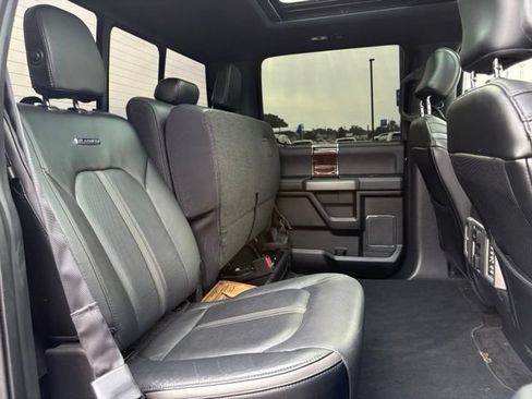 Used 2015 Ford F150 Platinum w/ Equipment Group 701A Luxury AWD/4WD image 13