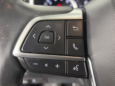 Used 2021 Toyota Highlander XLE AWD/4WD image 36