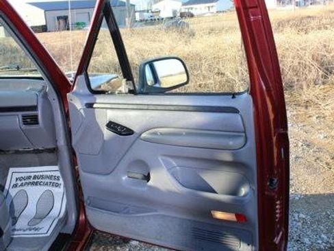 Used 1996 Ford Bronco XLT image 8